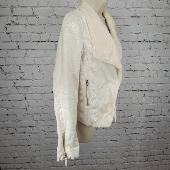 BKE Ivory Animal Print Soft Faux Fur Lined Snap Front Moto Jacket Size Small S - Picture 15 of 16